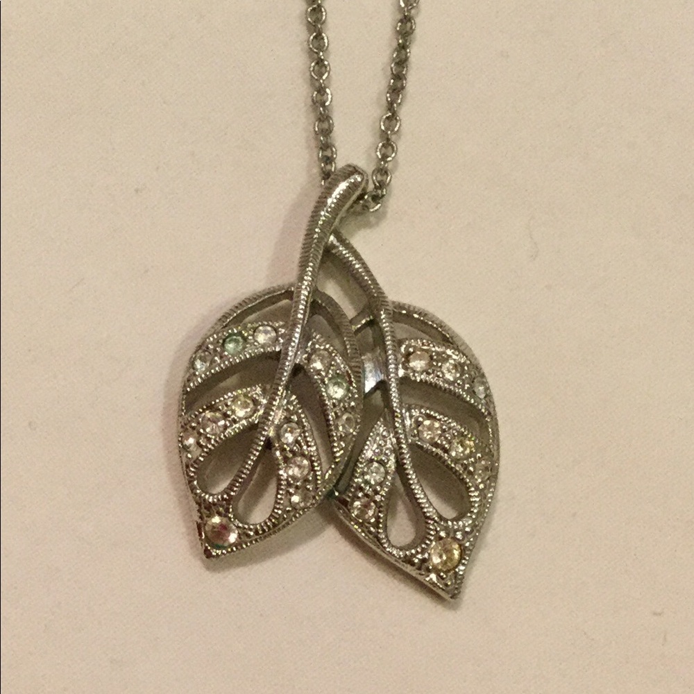 Silver leaf necklace, 15”-18” adjustable chain.